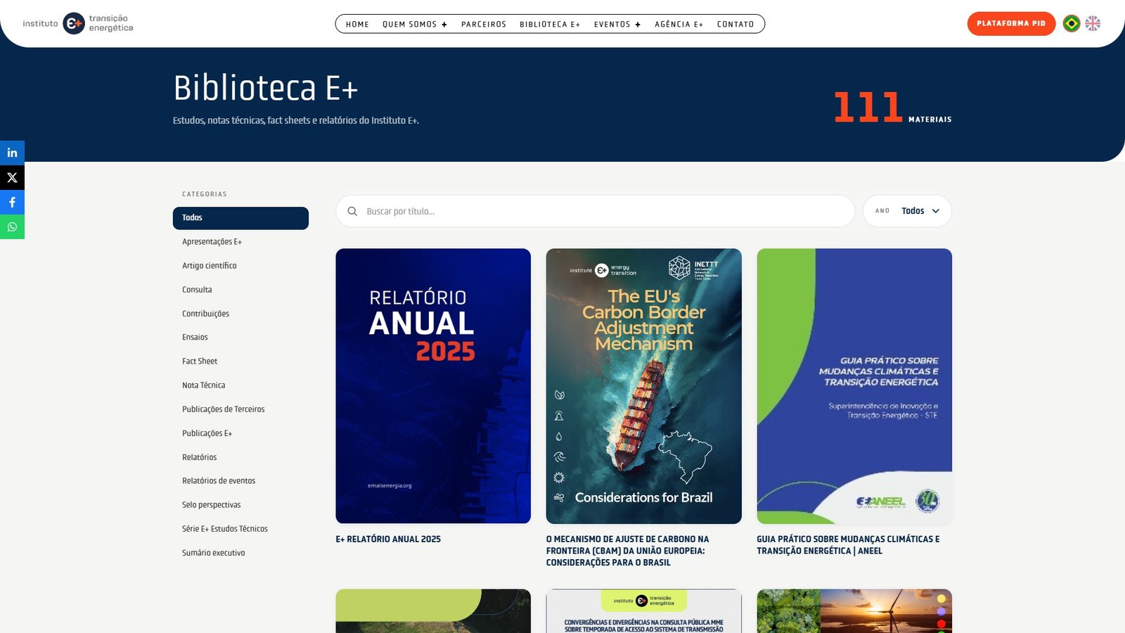 A Biblioteca E+, com filtros por categoria e por ano sobre a grade de publicações.